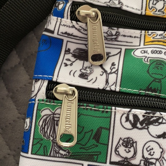 Loungefly Peanuts comic strip crossbody bag - Picture 3 of 4